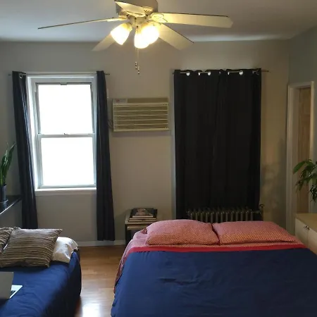 Hotel Comfortable Town House Sleeps 6